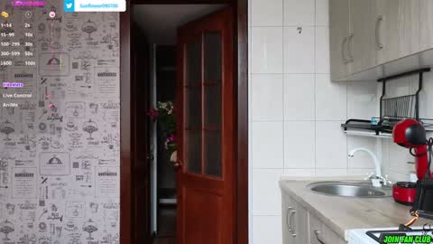Snapshot of sunflower0907 chatting on 02-04-25, 08:56 Tina. Im topless model online show from 02-04-25, 08:56