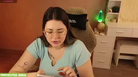 Tina. Im topless model  online show from 03-11-26, 08:42