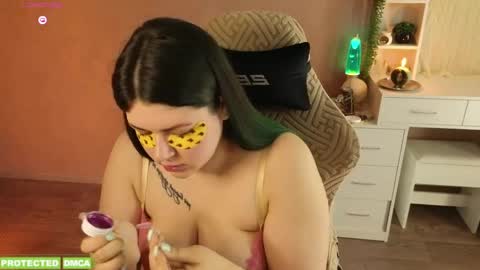 Tina. Im topless model  online show from 05-12-26, 07:05