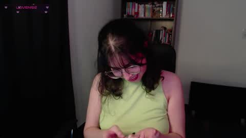 Snapshot of sunflower_uwu chatting on 02-04-26, 06:47 violetta online show from 02-04-26, 06:47