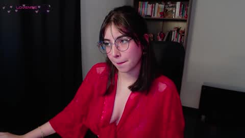 Snapshot of sunflower_uwu chatting on 02-21-26, 05:47 violetta online show from 02-21-26, 05:47