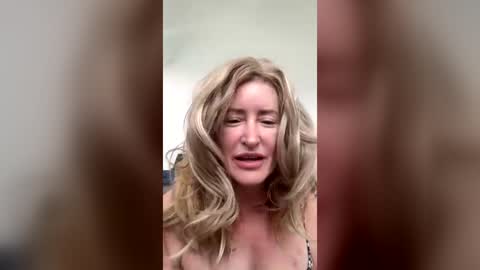 Snapshot of sunflowerannie chatting on 07-18-26, 02:10 sunflowerannie online show from 07-18-26, 02:10