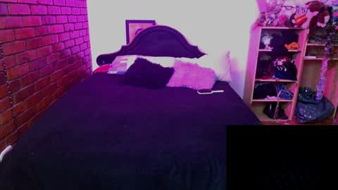 Snapshot of sunlight_7 chatting on 12-25-24, 12:48 sunny online show from 12-25-24, 12:48