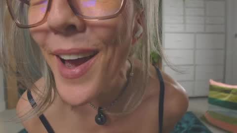 Hi Im Sunnie - Next show Friday August 1 online show from 04-14-26, 02:28