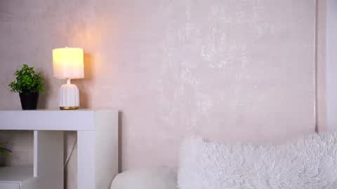 Snapshot of sunnmoonn chatting on 06-20-26, 02:42 Lily online show from 06-20-26, 02:42
