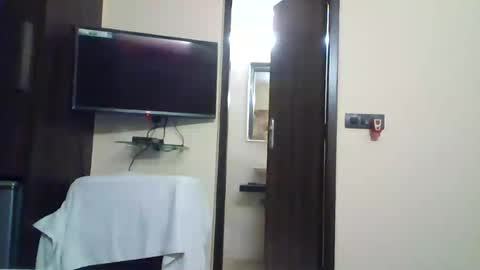 Snapshot of sunny77707 chatting on 06-19-26, 06:56 SAM online show from 06-19-26, 06:56