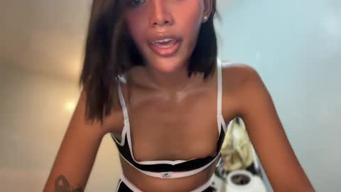 Snapshot of sunny_angelx chatting on 01-22-25, 03:41 ANGEL-DONT FORGET TO THUMBS UP AND FOLLOW online show from 01-22-25, 03:41