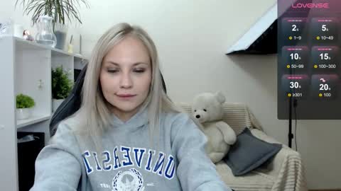 Naomi online show from 09-12-25, 05:29