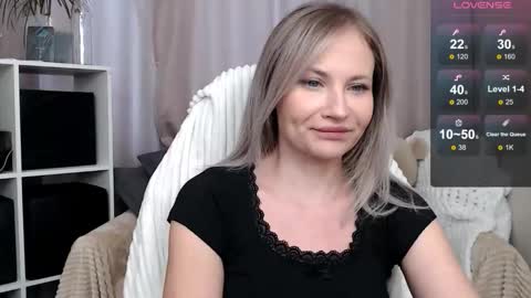 Naomi online show from 12-15-25, 05:23