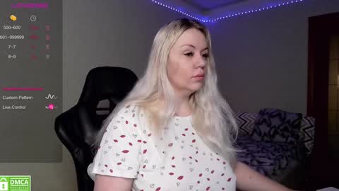 Snapshot of sunny_mood chatting on 01-06-25, 07:02 sunny mood online show from 01-06-25, 07:02