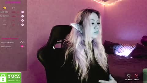 Snapshot of sunny_mood chatting on 02-27-25, 04:32 sunny mood online show from 02-27-25, 04:32