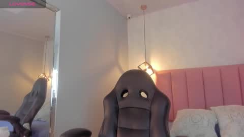  S U N N Y online show from 01-13-26, 12:43