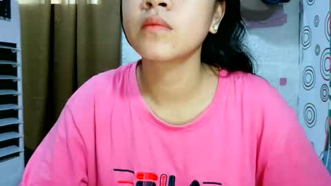 Snapshot of sunnyhotbabexx chatting on 05-21-26, 02:18 Azi online show from 05-21-26, 02:18