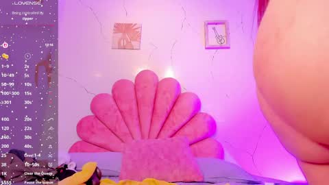 Snapshot of sunnypaytton chatting on 04-18-26, 07:07 Sunny online show from 04-18-26, 07:07