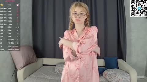 Snapshot of sunnysmilexo chatting on 05-16-26, 07:34 Lilith online show from 05-16-26, 07:34