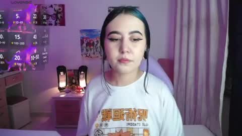 Snapshot of sunset_pienk chatting on 06-17-26, 04:26 Sunset online show from 06-17-26, 04:26