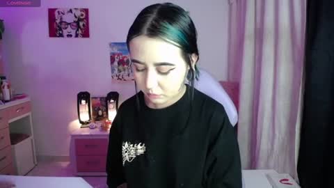 Snapshot of sunset_pienk chatting on 07-20-26, 05:33 Sunset online show from 07-20-26, 05:33