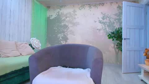 Snapshot of sunshine13_ chatting on 06-08-26, 04:46 Eva online show from 06-08-26, 04:46