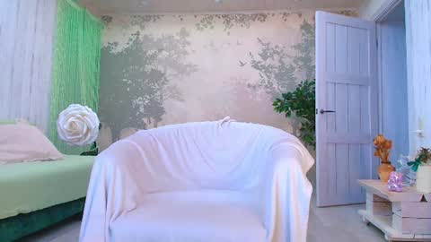 Snapshot of sunshine13_ chatting on 06-27-26, 03:33 Eva online show from 06-27-26, 03:33