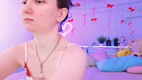 Snapshot of sunshine_blaze chatting on 02-19-26, 01:29 Alice online show from 02-19-26, 01:29