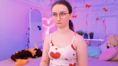 Snapshot of sunshine_blaze chatting on 02-26-26, 03:00 Alice online show from 02-26-26, 03:00