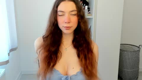 Snapshot of sunshine_bliss chatting on 05-14-26, 02:46 sunshine_bliss online show from 05-14-26, 02:46