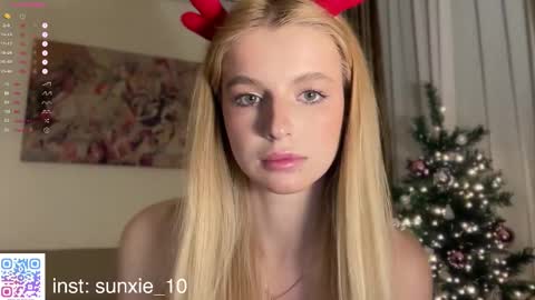 Snapshot of sunshine_diana_ chatting on 12-17-25, 09:43 Di online show from 12-17-25, 09:43