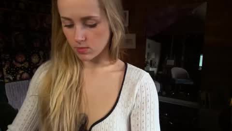 Snapshot of sunshine_pixie chatting on 01-23-25, 11:26 Sunray online show from 01-23-25, 11:26