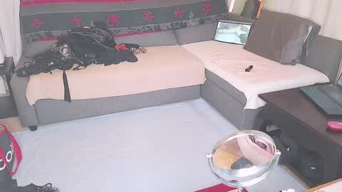 Snapshot of sunshine_sissy chatting on 04-20-26, 08:50 Sunshine online show from 04-20-26, 08:50
