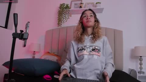 Valentina online show from 10-30-25, 01:01