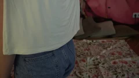 Lola online show from 11-02-25, 07:16