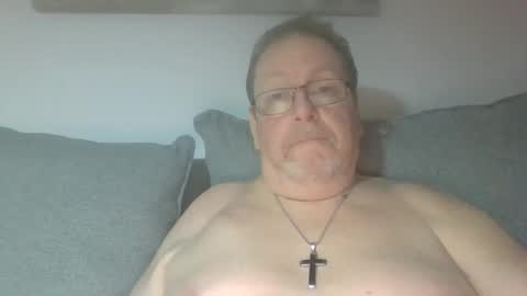 Snapshot of sunspotbaby chatting on 11-02-25, 12:24 Sunspotbaby online show from 11-02-25, 12:24