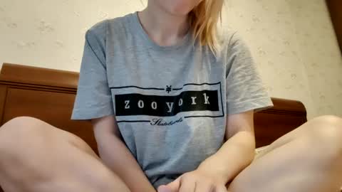 Snapshot of supereasyx chatting on 01-20-25, 07:04 Annie online show from 01-20-25, 07:04