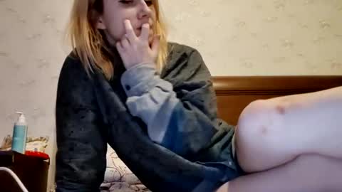 Snapshot of supereasyx chatting on 01-21-25, 01:54 Annie online show from 01-21-25, 01:54