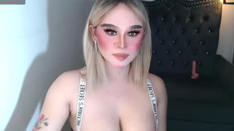 Snapshot of superh0tangelxx chatting on 12-03-25, 01:46 CARMINA online show from 12-03-25, 01:46