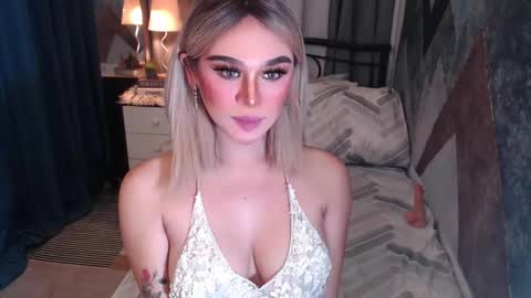 CARMINA online show from 02-21-26, 01:39