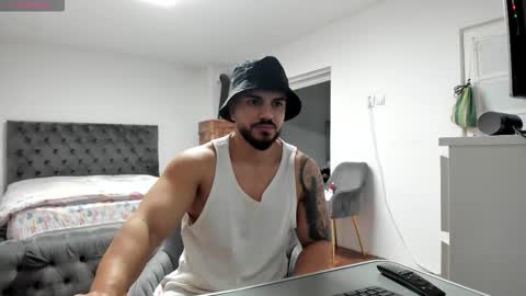 supermanboyxxl online show from 11-17-25, 06:52