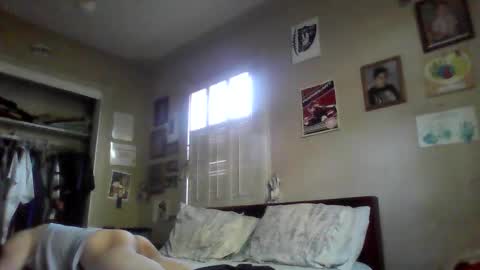 Snapshot of supermiguel20 chatting on 10-15-25, 11:05 Super miguel20 online show from 10-15-25, 11:05