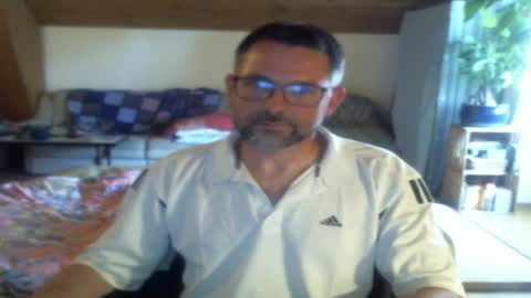 Snapshot of supersquirrel81 chatting on 04-26-26, 02:37 supersquirrel81 online show from 04-26-26, 02:37