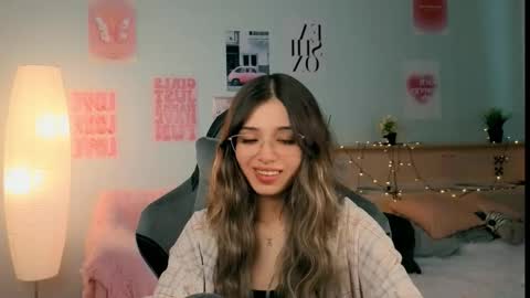 Sara online show from 03-27-26, 01:22