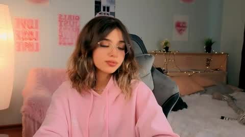 Sara online show from 04-17-26, 01:25