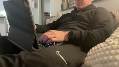 surfstar81 online show from 01-12-26, 07:19