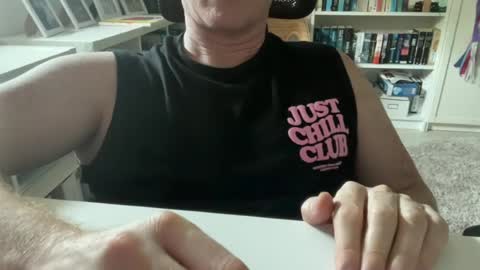 Snapshot of surfstar81 chatting on 06-25-26, 08:30 surfstar81 online show from 06-25-26, 08:30