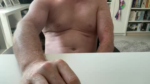 Snapshot of surfstar81 chatting on 07-11-26, 11:57 surfstar81 online show from 07-11-26, 11:57