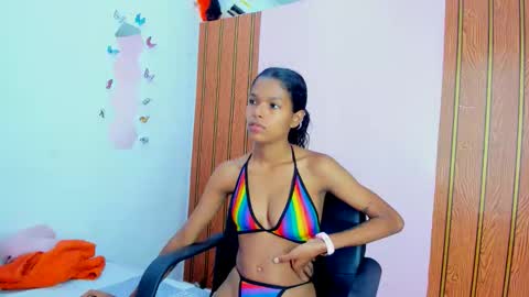 Snapshot of surifoster chatting on 05-26-26, 01:40 suri online show from 05-26-26, 01:40