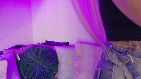 Snapshot of susa1userma_ chatting on 07-17-26, 11:39 Susann online show from 07-17-26, 11:39