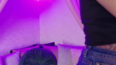 Snapshot of susa1userma_ chatting on 07-18-26, 11:47 Susann online show from 07-18-26, 11:47