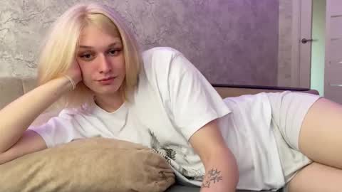 Vladiva online show from 10-17-25, 07:11