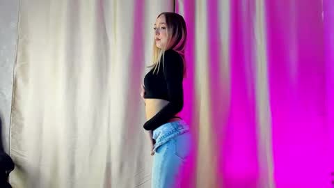 Annie online show from 02-13-25, 01:29