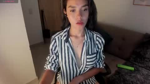 Snapshot of susan_arango chatting on 06-11-26, 02:53 susan love online show from 06-11-26, 02:53